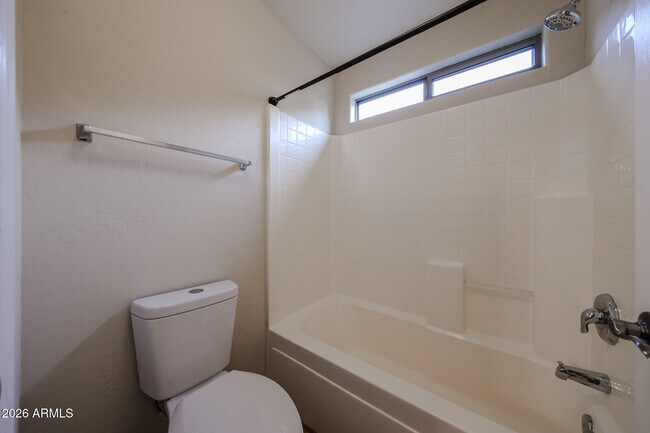 Building Photo - 9043 W Fullam St