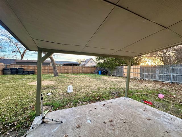 Building Photo - 2704 Buena Vista Dr