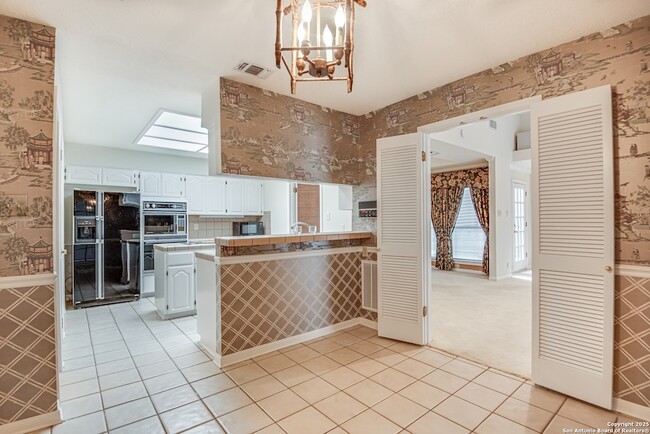 Building Photo - 14823 River Glen N