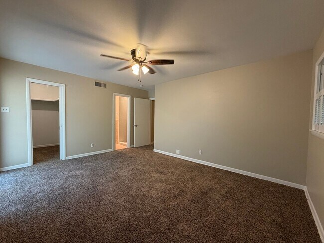 Building Photo - 4416 Granbury Rd
