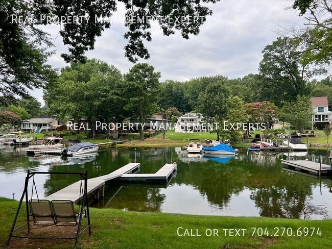 Building Photo - 21212 Rio Oro Dr