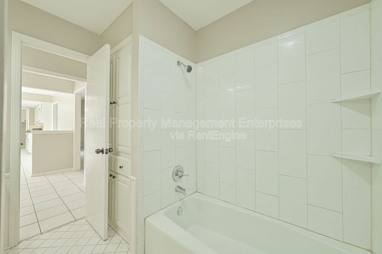 Building Photo - 7016 Stonycreek Dr