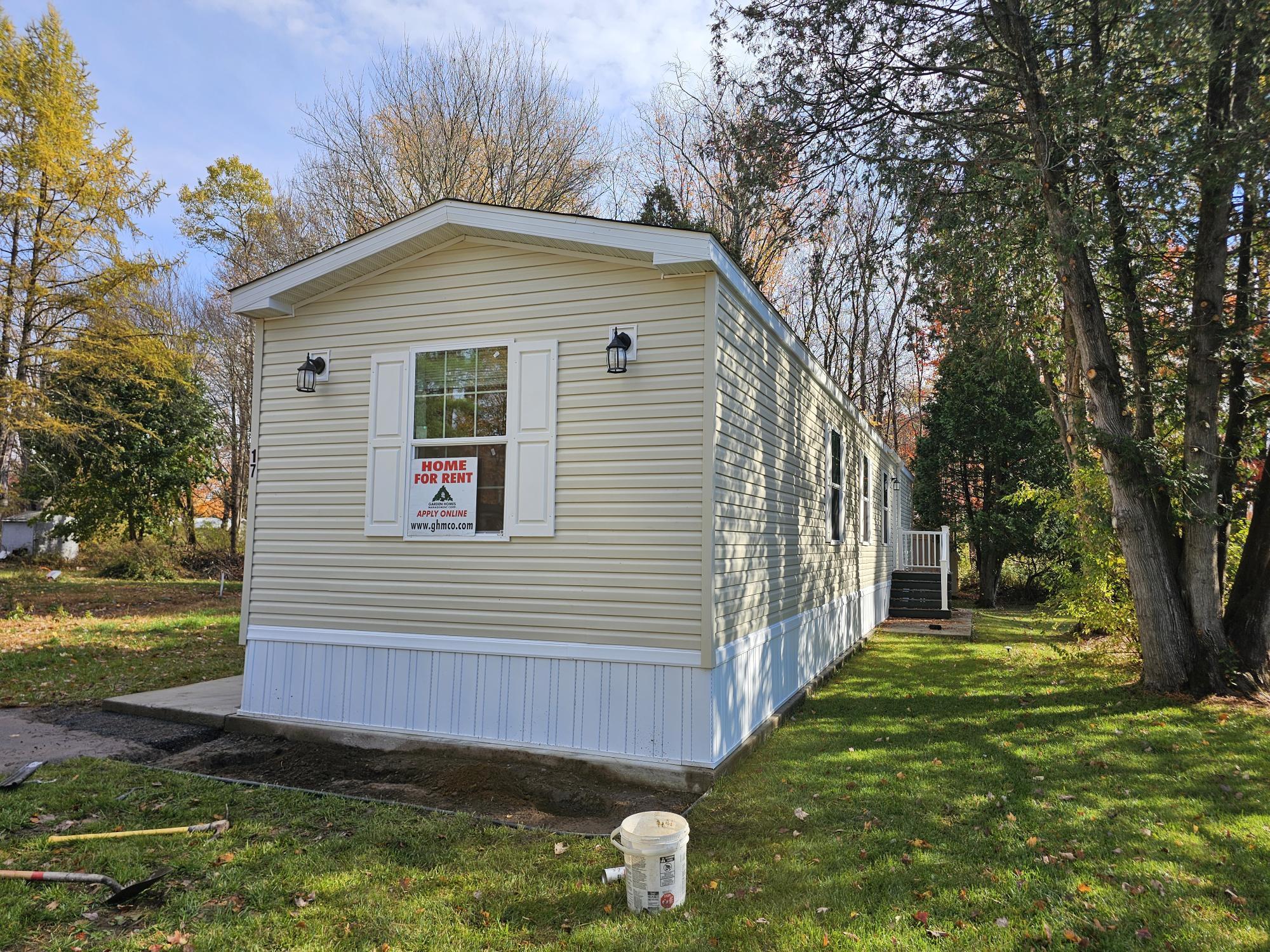 Building Photo - 17 Mapledale Acres