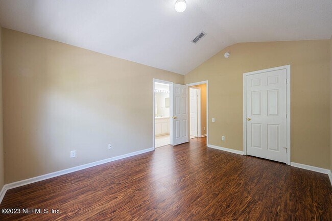 Building Photo - 7990 Baymeadows Rd E
