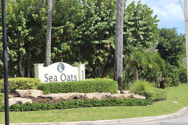 Building Photo - 508 Sea Oats Dr