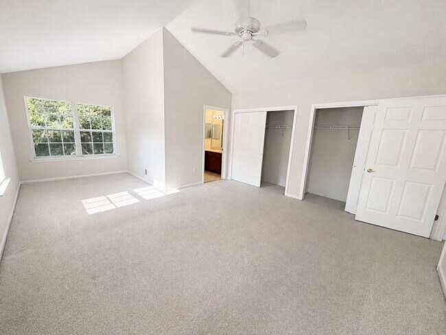 Building Photo - 3579 Vicari Ave