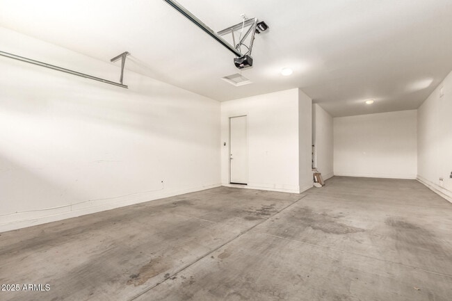 Building Photo - 14762 W Georgia Dr
