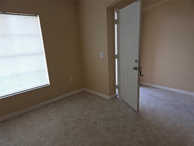 Building Photo - 8 Sawfish Ct