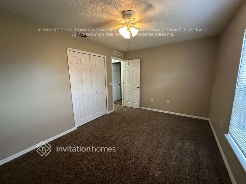 Building Photo - 2165 Clearwater Dr