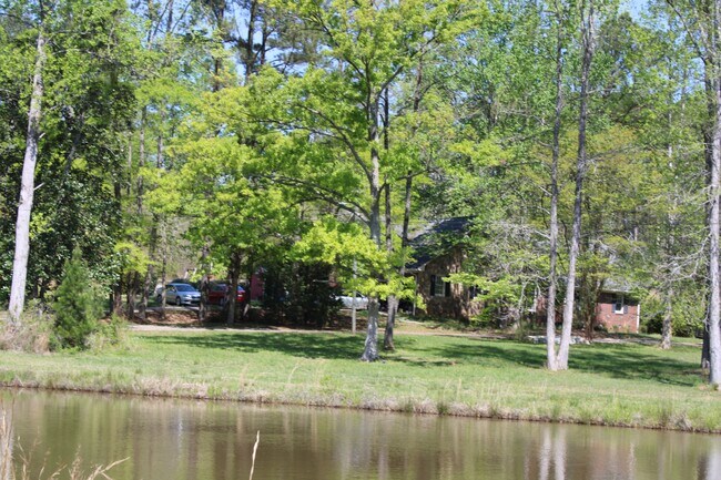 Building Photo - 818 W Grantville Rd