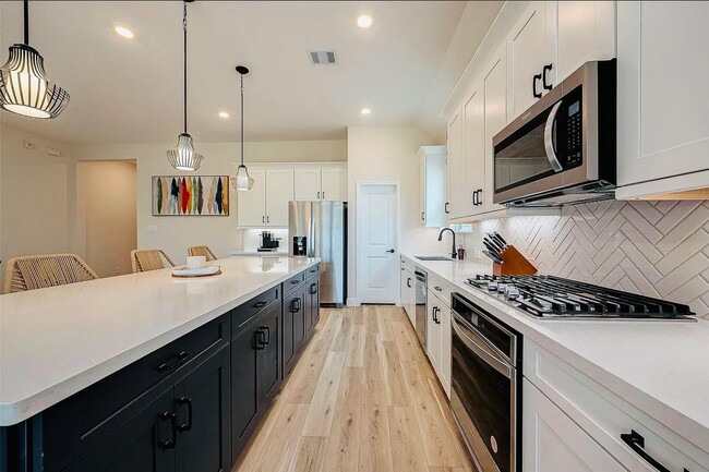 Building Photo - 15306 Spanish Ranchos Wy