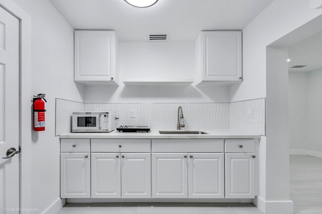 Building Photo - 3625 W 13th Ave