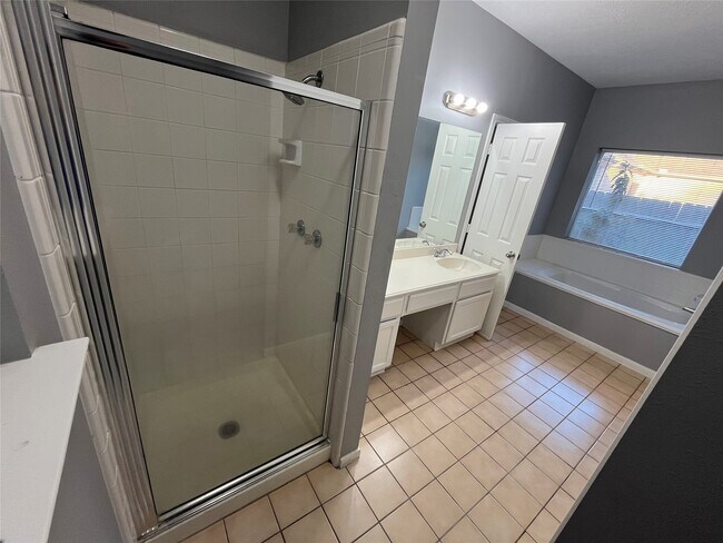 Building Photo - 16027 Silver Valley Dr