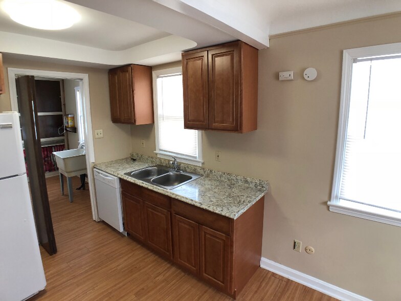 Building Photo - 1216 Orchard Heights Dr