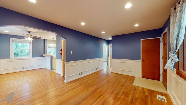 Building Photo - Fantastic Home in Fort Dupont Park! Parking and Basement Included!