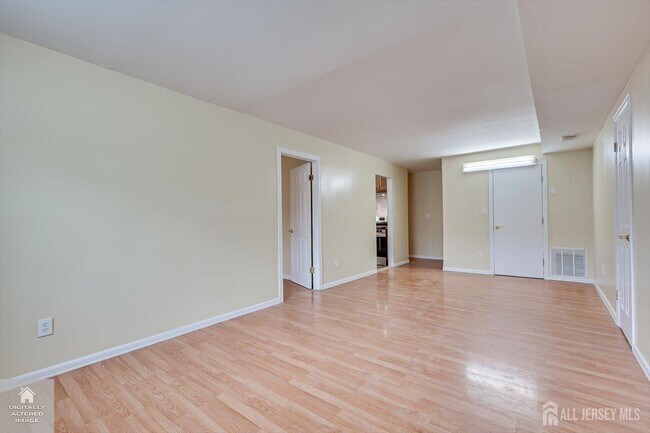 Building Photo - 434 College Dr