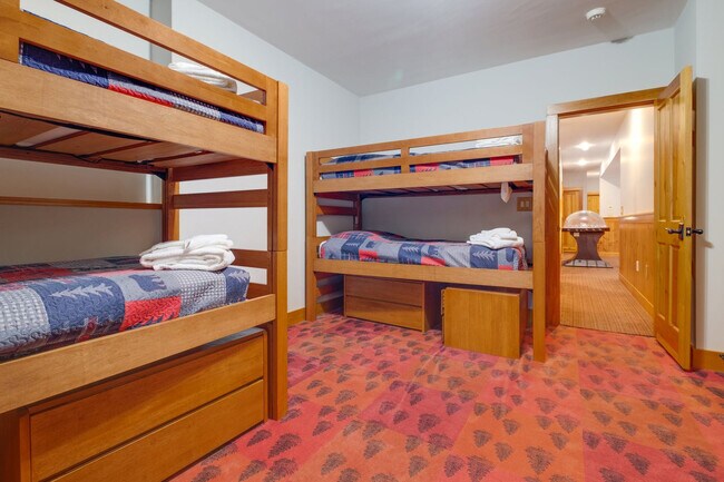 Building Photo - 28 Yellow Birch Cir