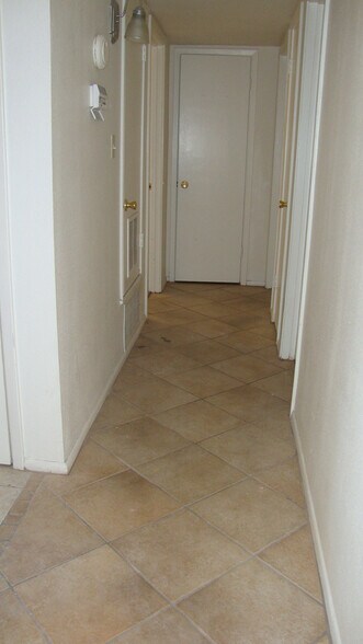 Hallway - 715 W 18th St