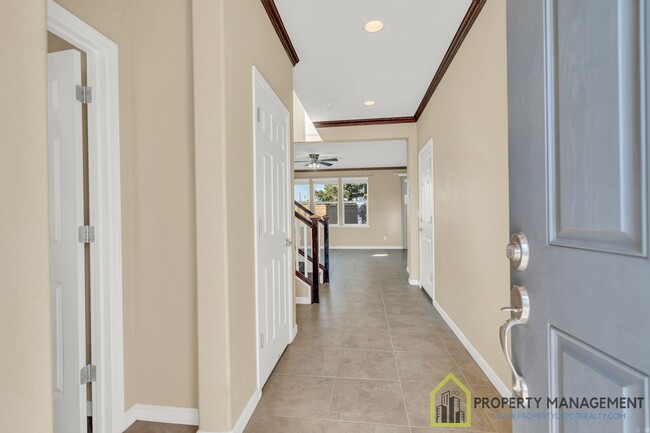 Building Photo - Stunning 3-Bedroom Home in a Gated Community