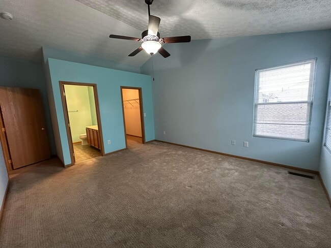 Building Photo - 135 Saratoga St