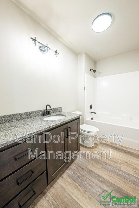Building Photo - 3005 Sunburst Dr