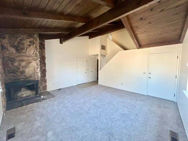 Building Photo - 1476 Hussman Ave