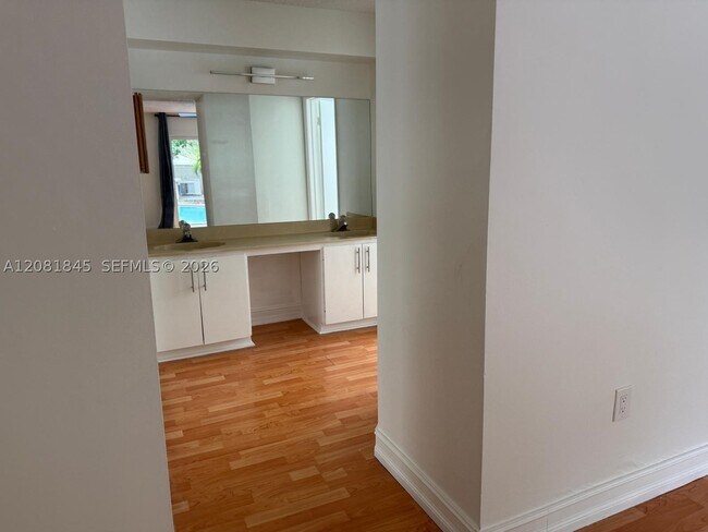 Building Photo - 10331 SW 135th Ct
