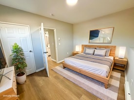 Building Photo - 693 Washington St