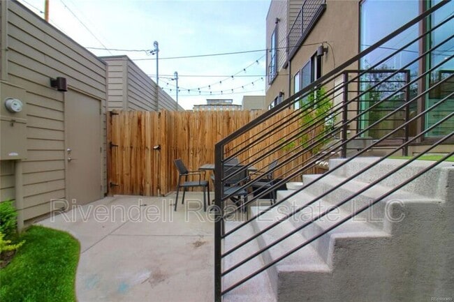 Building Photo - 1835 E Jewell Ave
