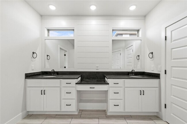 Building Photo - 1110 Montieri Dr