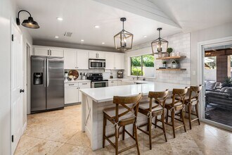 Building Photo - **STUNNING 3 BEDROOM/2 BATHROOM FULLY RENOVATED HOME IN SCOTTSDALE!! (THUNDERBIRD & 52ND ST)**