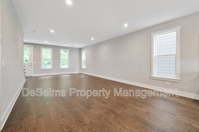 Building Photo - 759 Mill Creek Meadow Dr