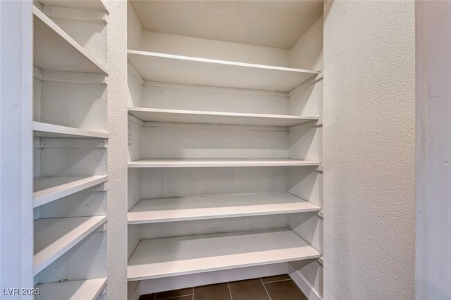 Building Photo - 969 Marigold Ct