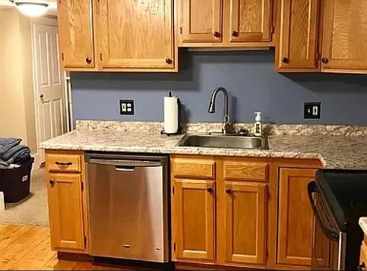 Building Photo - 12 Portland Ave