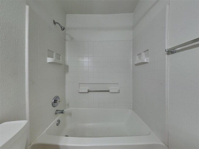 Building Photo - 228 Fall Creek Dr