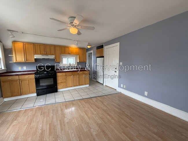 Building Photo - 253 S Channing St
