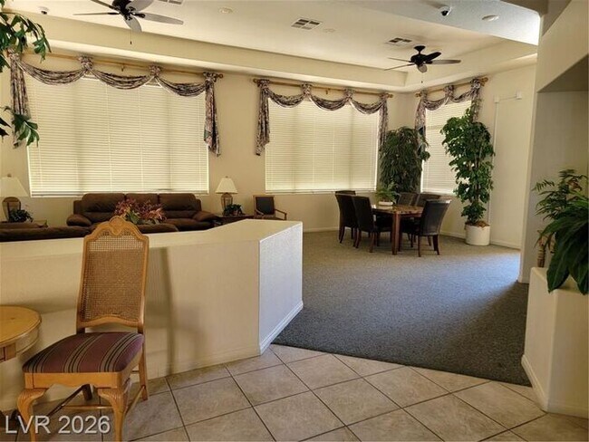 Building Photo - 1ST FLOOR UNIT IN POPULAR SILVERADO RANCH COMMUNITY!