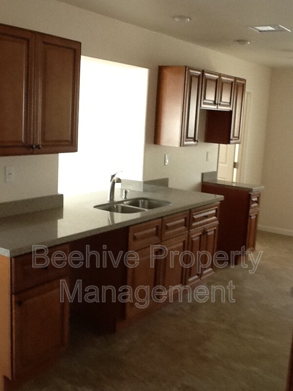 Building Photo - 5827 Colby St