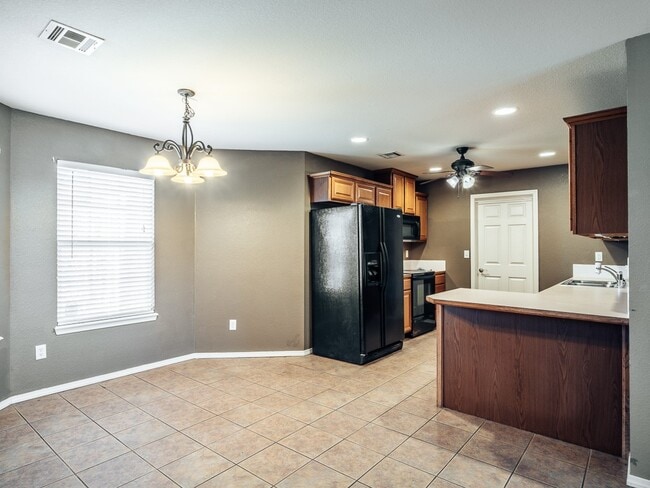 Building Photo - 440 Spicewood Trail
