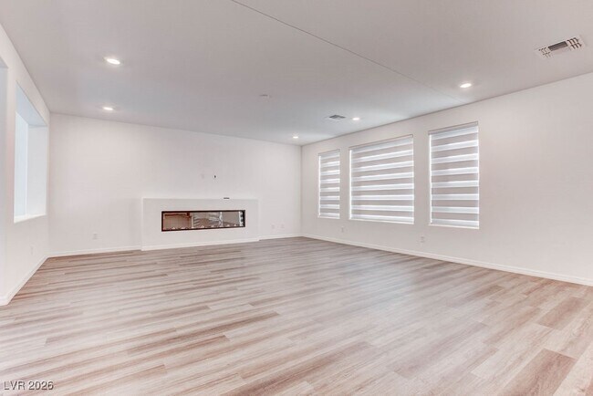 Building Photo - 10269 Lofty Knl St