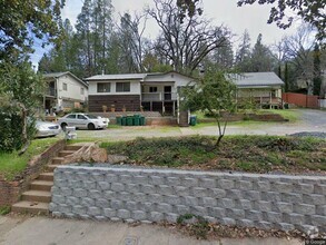 Building Photo - Nice 2+ Bed / 1 Bath Duplex in Placerville