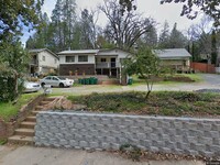 Building Photo - Nice 2+ Bed / 1 Bath Duplex in Placerville