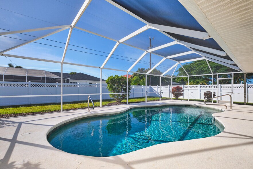 Building Photo - 132 SE 19th Ter