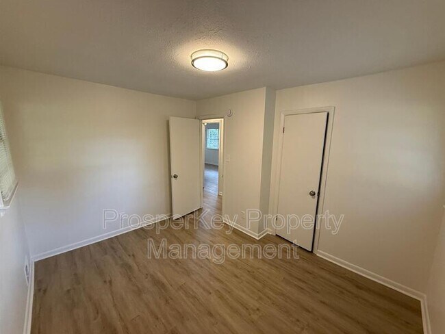 Building Photo - 379 Utoy Cir SW