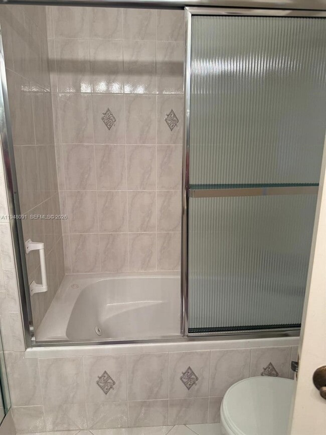 Building Photo - 412 Briarwood Cir