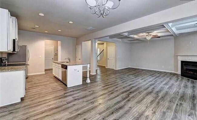 Building Photo - 5076 Apple Grove Rd NE