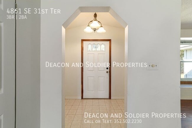 Building Photo - 4861 SE 31st Terrace