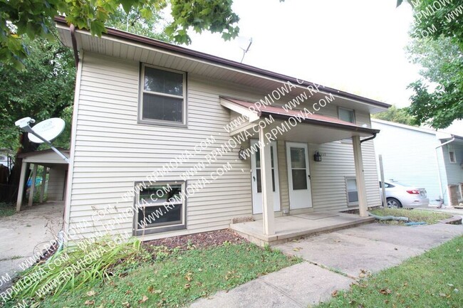 Building Photo - GREAT LOCATION!! 2 Bedroom, 1 Bath Duplex ...