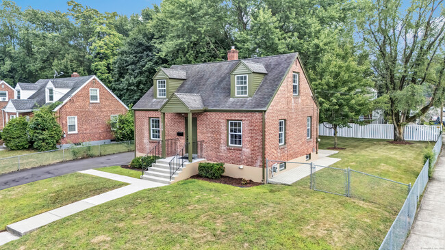 Building Photo - 116 Morse St