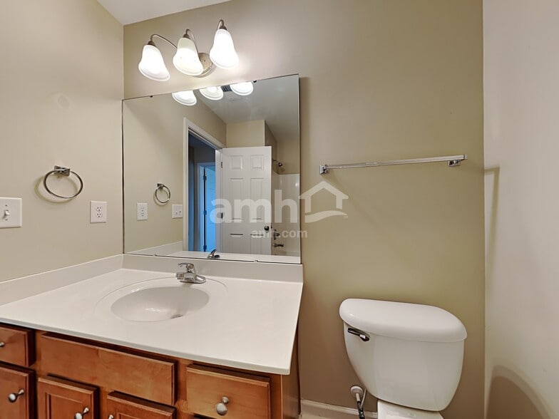 Building Photo - 6 Hurshfield Ct